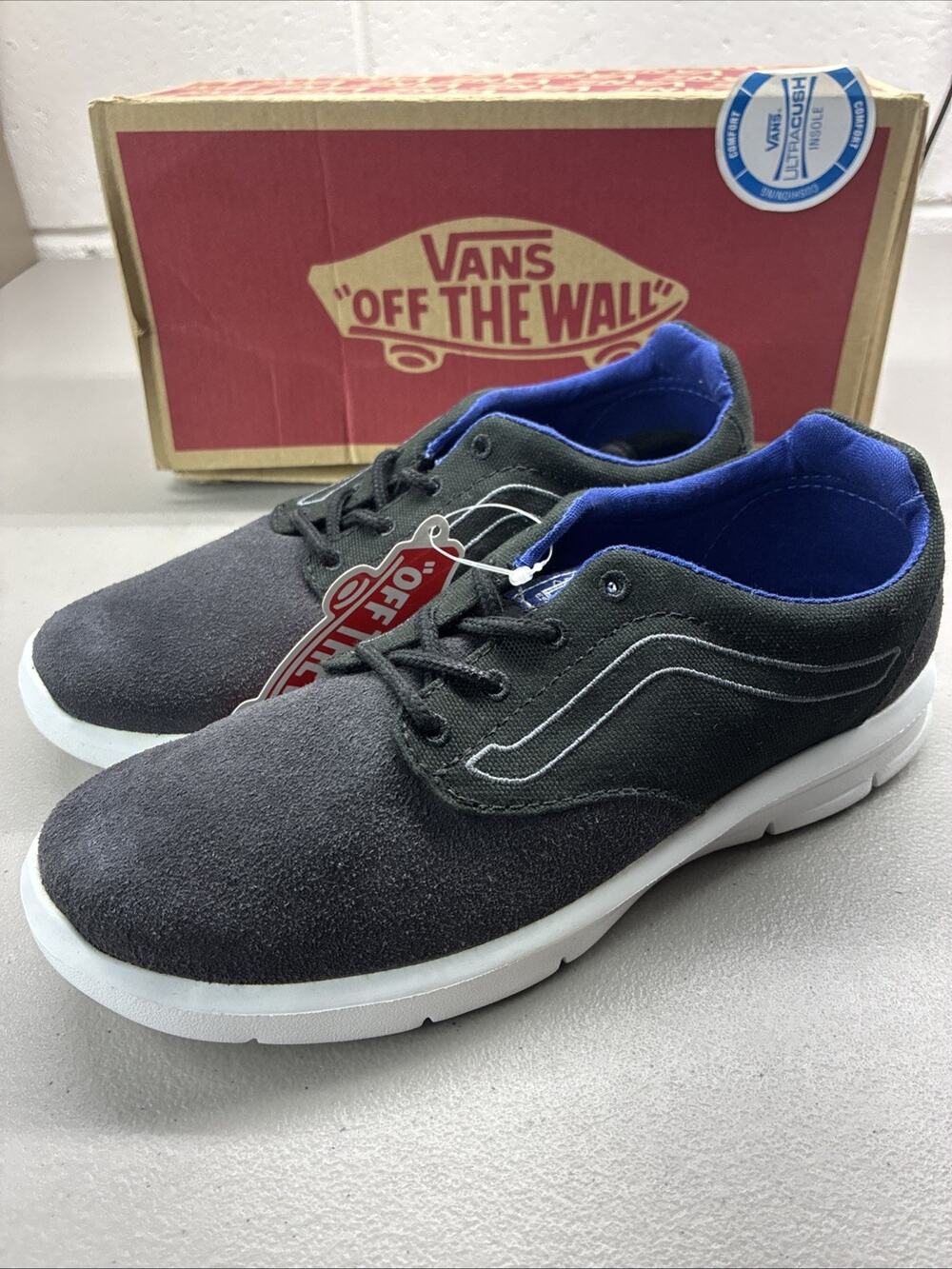 Vans Size 2.5 Kids ISO 1.5 (POP) Bia New With Box
